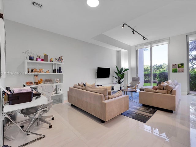 3 of 25 - 16385 Biscayne Blvd 105, North Miami Beach, FL