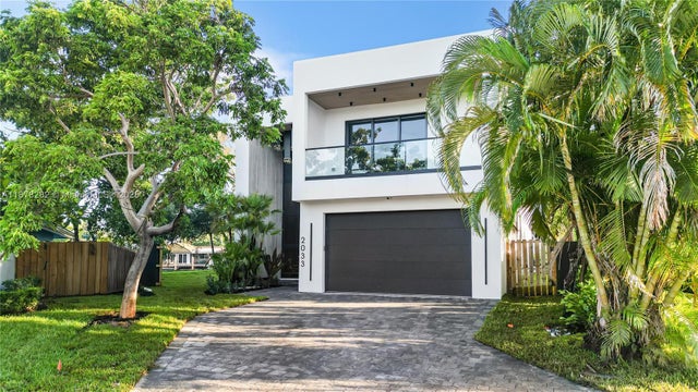 2 of 70 - 2033 Ne 22nd St, Wilton Manors, FL