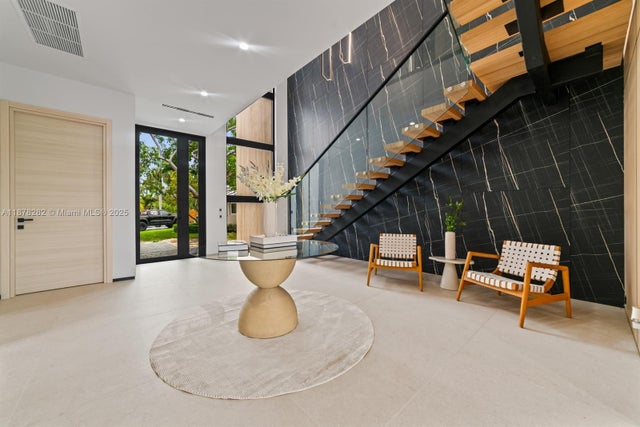 5 of 70 - 2033 Ne 22nd St, Wilton Manors, FL