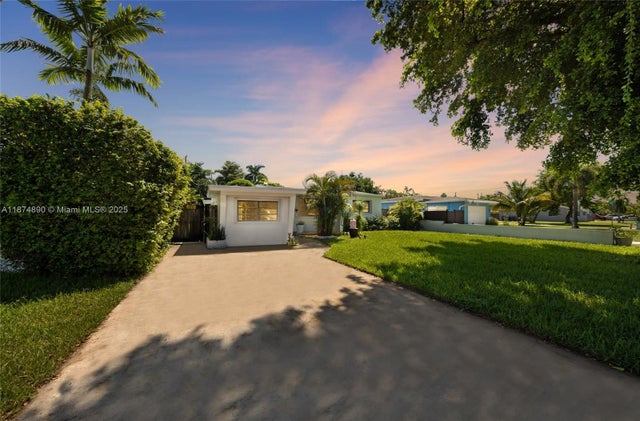 2 of 37 - 1105 N 31st Ct, Hollywood, FL