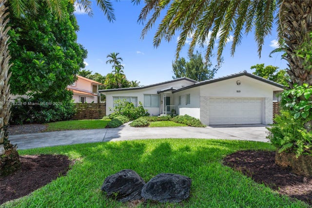 4 of 36 - 1620 Lenape Dr, Miami Springs, FL