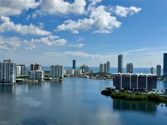 2 of 66 - 3301 Ne 183rd St 2909, Aventura, FL