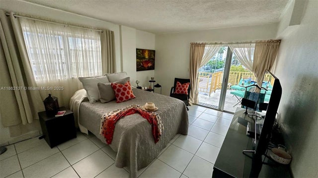 4 of 41 - 1340 Lincoln Rd 401, Miami Beach, FL