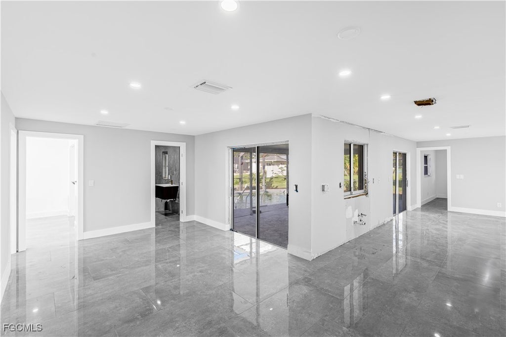 1741 Se 29th Ln, Cape Coral