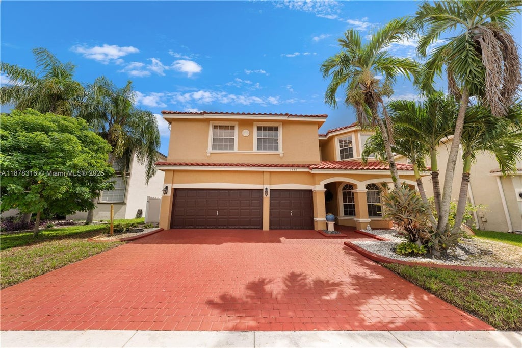1443 Sw 161st Ave, Pembroke Pines