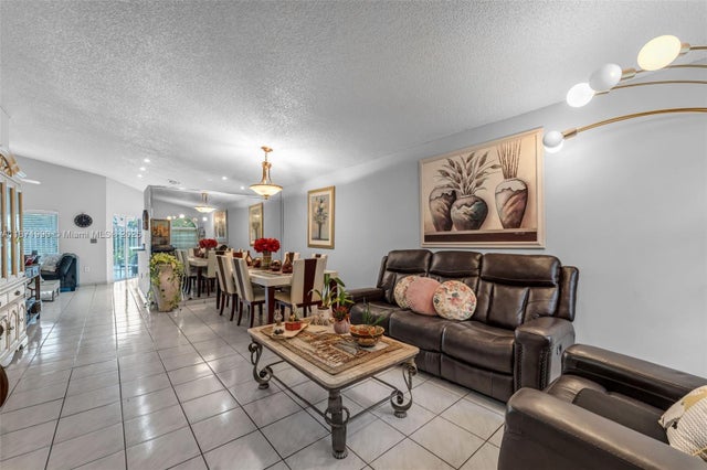 4 of 36 - 8101 Sw 159th Ct, Miami, FL