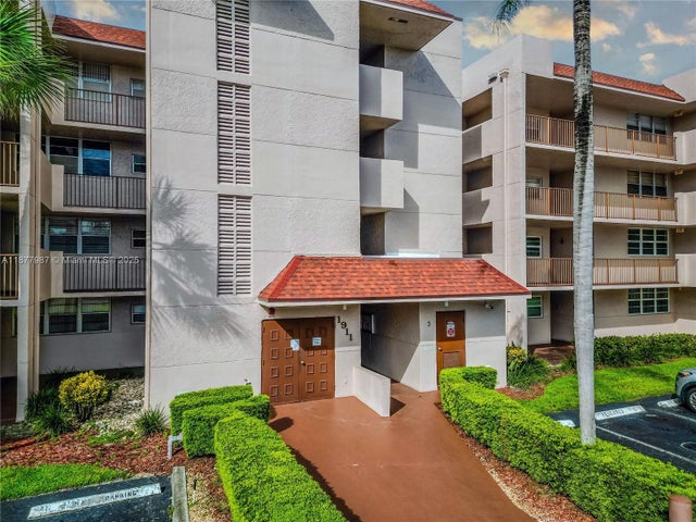 2 of 37 - 1911 Sabal Palm Dr 105, Davie, FL