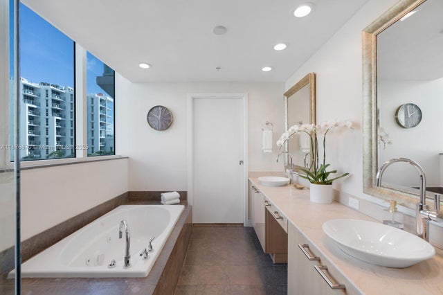 5 of 31 - 3801 Collins Ave 503, Miami Beach, FL