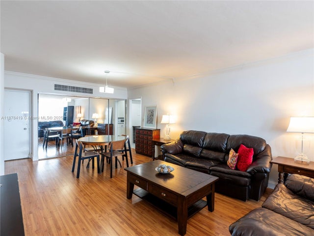 5 of 24 - 5005 Collins Ave 1105, Miami Beach, FL