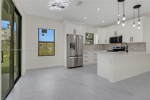 5 of 28 - 2504 62nd St W, Other, FL