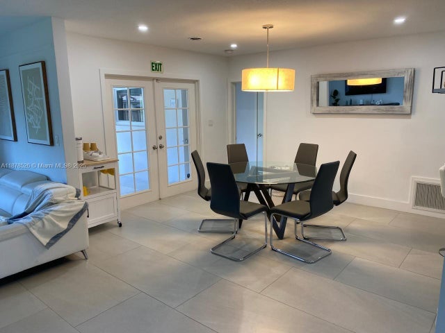 4 of 11 - 1438 Harrison St, Hollywood, FL