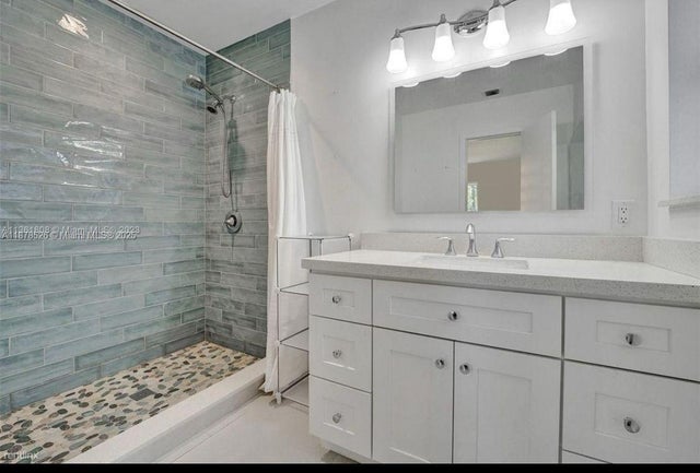5 of 11 - 1438 Harrison St, Hollywood, FL