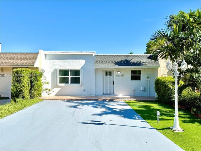 2 of 23 - 11240 Sw 33rd Cir Pl, Miami, FL