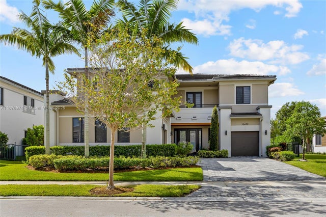 1 of 37 - 10470 S Lago Vista Cir, Parkland, FL