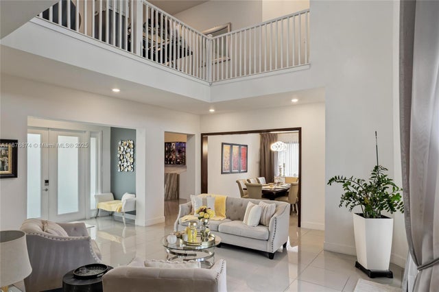 5 of 37 - 10470 S Lago Vista Cir, Parkland, FL
