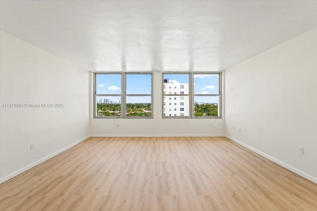 4 of 21 - 2899 Collins Ave 1104, Miami Beach, FL