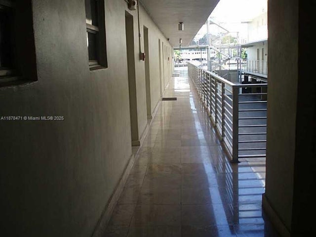 2 of 10 - 1441 Lincoln Rd 308, Miami Beach, FL