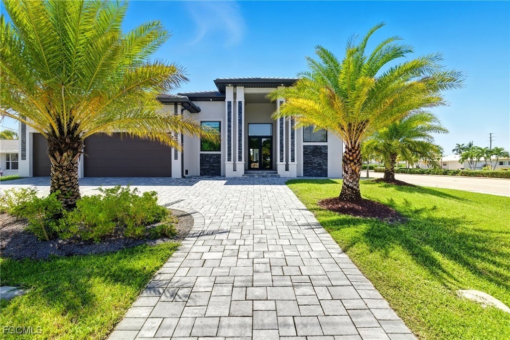 802 El Dorado Pkwy E, CAPE CORAL