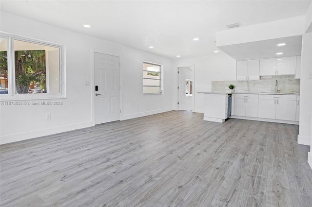 3 of 25 - 4647 Nw 15th Ct, Miami, FL