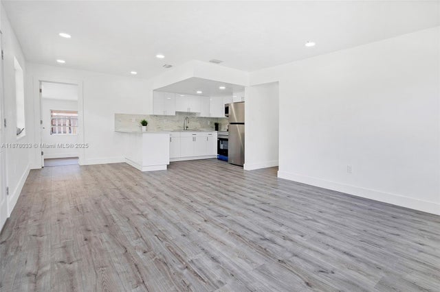 4 of 25 - 4647 Nw 15th Ct, Miami, FL