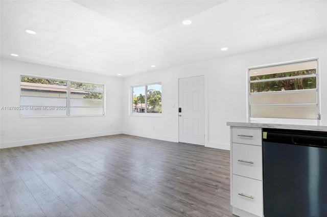 5 of 25 - 4647 Nw 15th Ct, Miami, FL