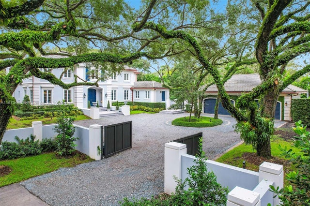 2 of 75 - 5400 Banyan Trl, Coral Gables, FL