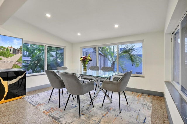 4 of 29 - 2713 Coolidge St, Hollywood, FL