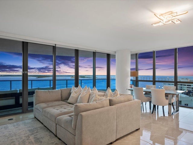 1 of 39 - 1331 Brickell Bay Dr 1811, Miami, FL