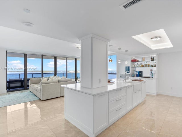 2 of 39 - 1331 Brickell Bay Dr 1811, Miami, FL