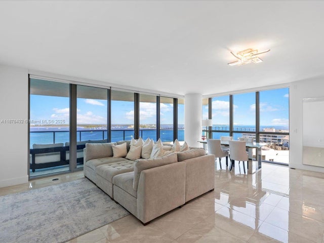 3 of 39 - 1331 Brickell Bay Dr 1811, Miami, FL