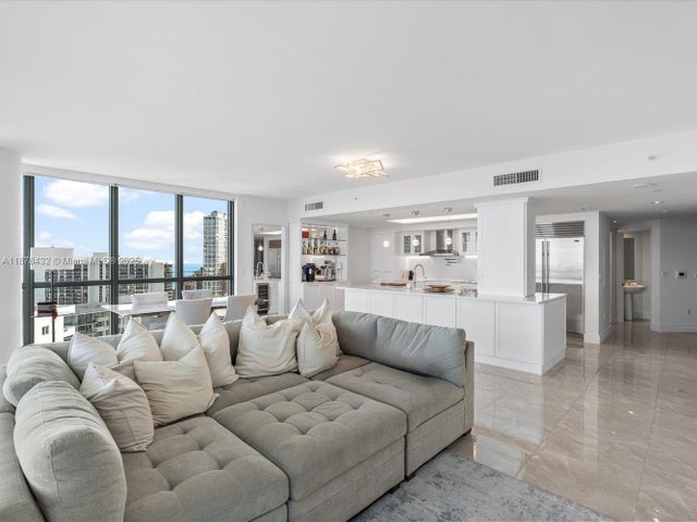 5 of 39 - 1331 Brickell Bay Dr 1811, Miami, FL