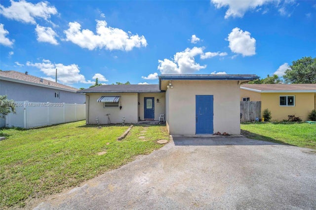 2 of 31 - 6330 Madison St, Hollywood, FL