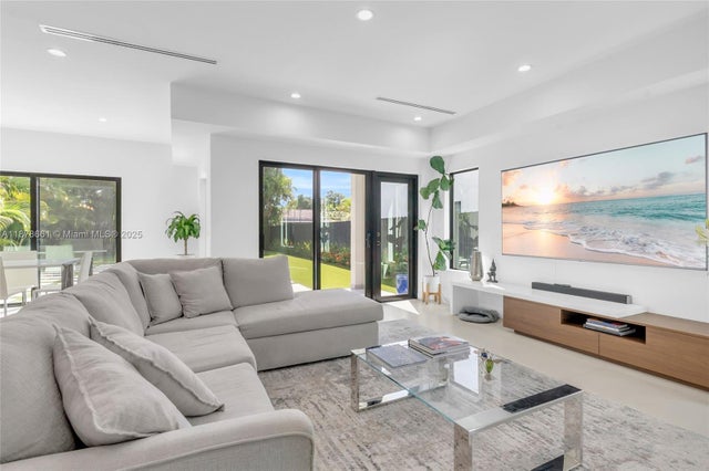 5 of 44 - 2029 Sw 62nd Ave, Miami, FL