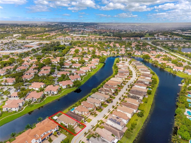 4 of 75 - 11816 Sw 13th Ct, Pembroke Pines, FL