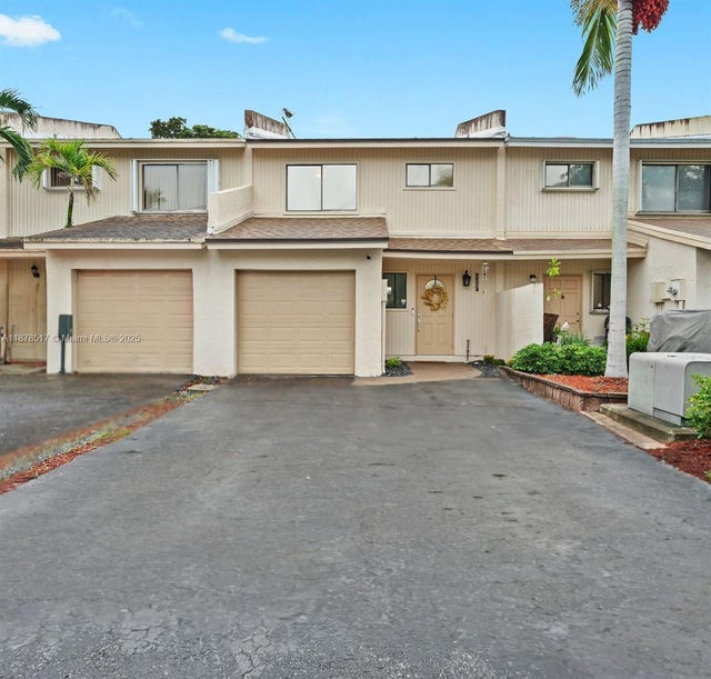 1 of 20 - 4267 Nw 76th Ave, Davie, FL