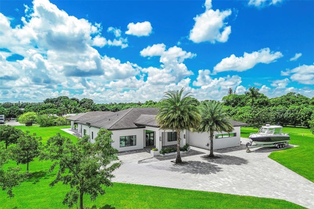 1 of 53 - 17950 Sw 192nd St, Miami, FL