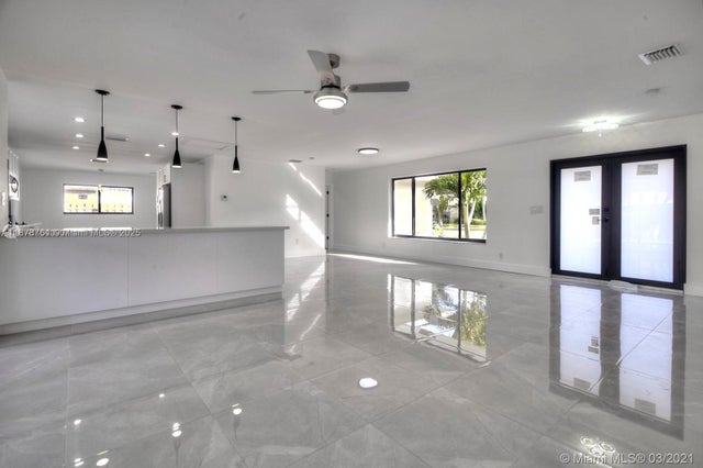 2 of 30 - 1001 Nw 6th Dr, Boca Raton, FL