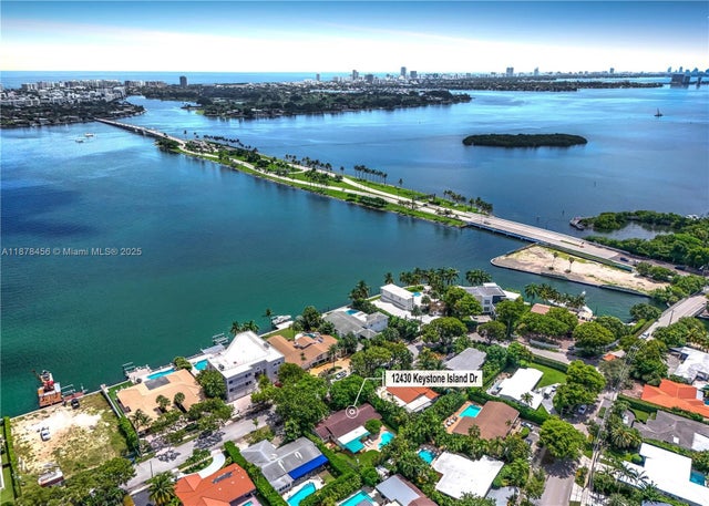 4 of 27 - 12430 Keystone Island Dr, North Miami, FL