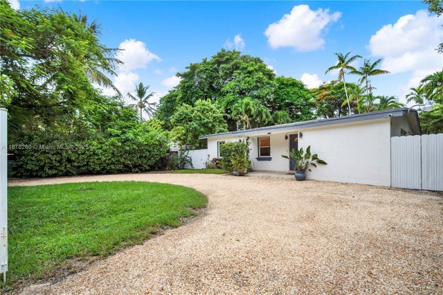 3 of 27 - 6400 Sw 62nd Ct, South Miami, FL