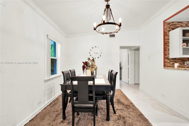 5 of 27 - 6400 Sw 62nd Ct, South Miami, FL