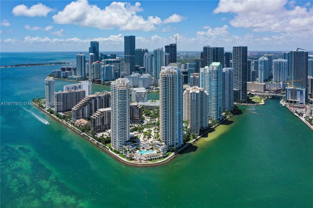 848 Brickell Key Dr 2502, Miami