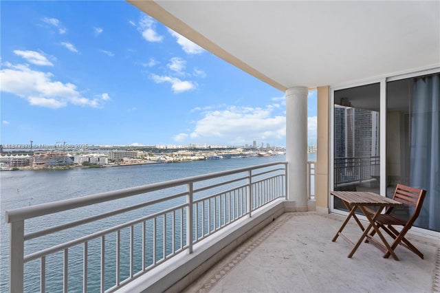 4 of 40 - 848 Brickell Key Dr 2502, Miami, FL