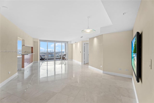 5 of 40 - 848 Brickell Key Dr 2502, Miami, FL