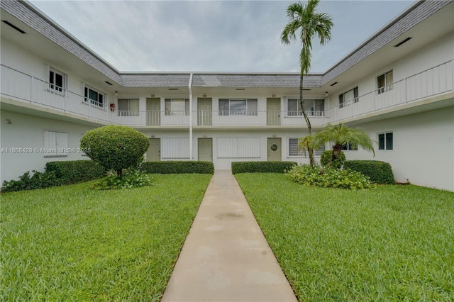 1 of 28 - 3280 Cynthia Ln 205, Lake Worth, FL