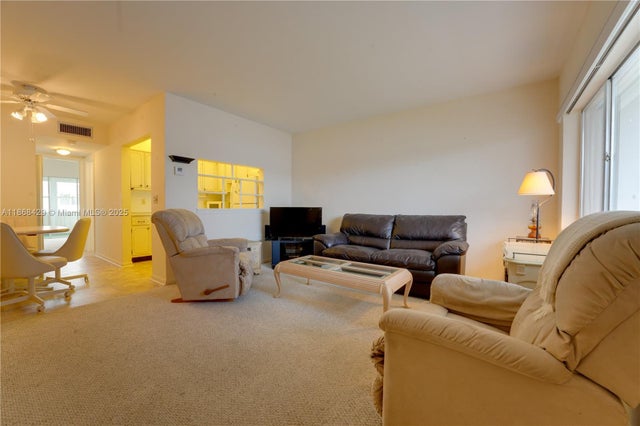 3 of 28 - 3280 Cynthia Ln 205, Lake Worth, FL