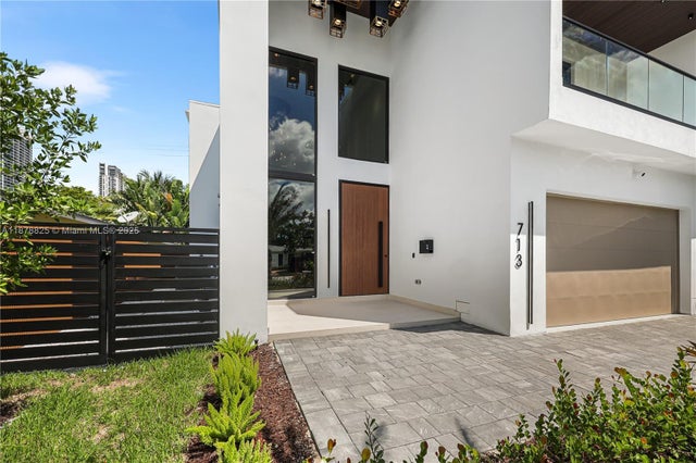 2 of 39 - 713 Se 6th St, Fort Lauderdale, FL