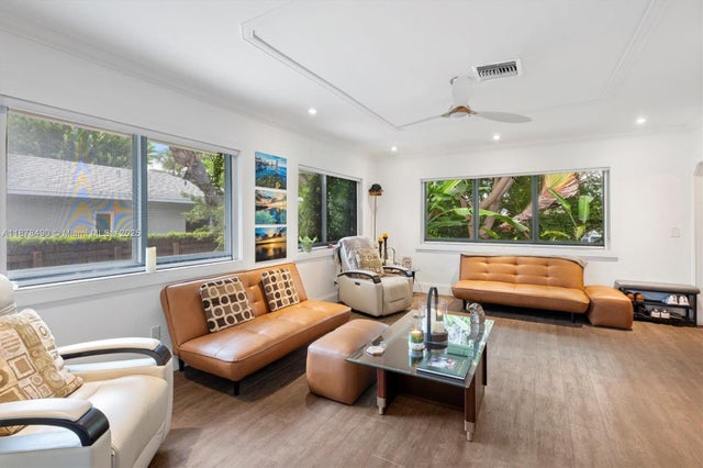 4 of 25 - 1164 Ne 86th St, Miami, FL