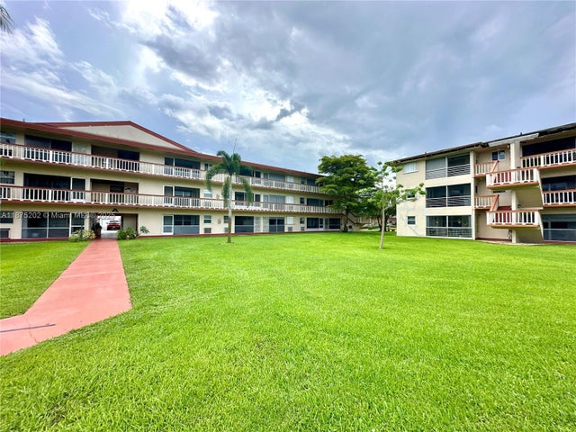 2 of 25 - 5300 Washington St A139, Hollywood, FL