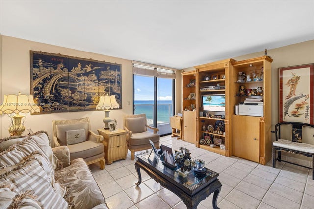 3 of 40 - 2401 Collins Ave 1712, Miami Beach, FL