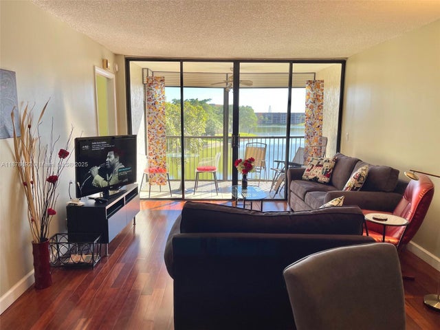 4 of 29 - 5831 Coral Lake Dr 307, Margate, FL